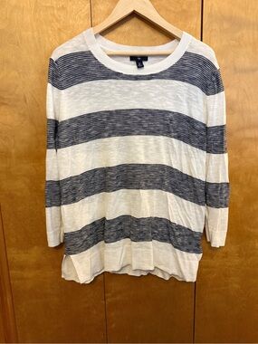 GAP Women's White and Navy Striped Lightweight Sweater Size Large